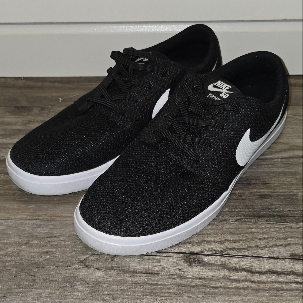 Nike SB Black and White Sneakers